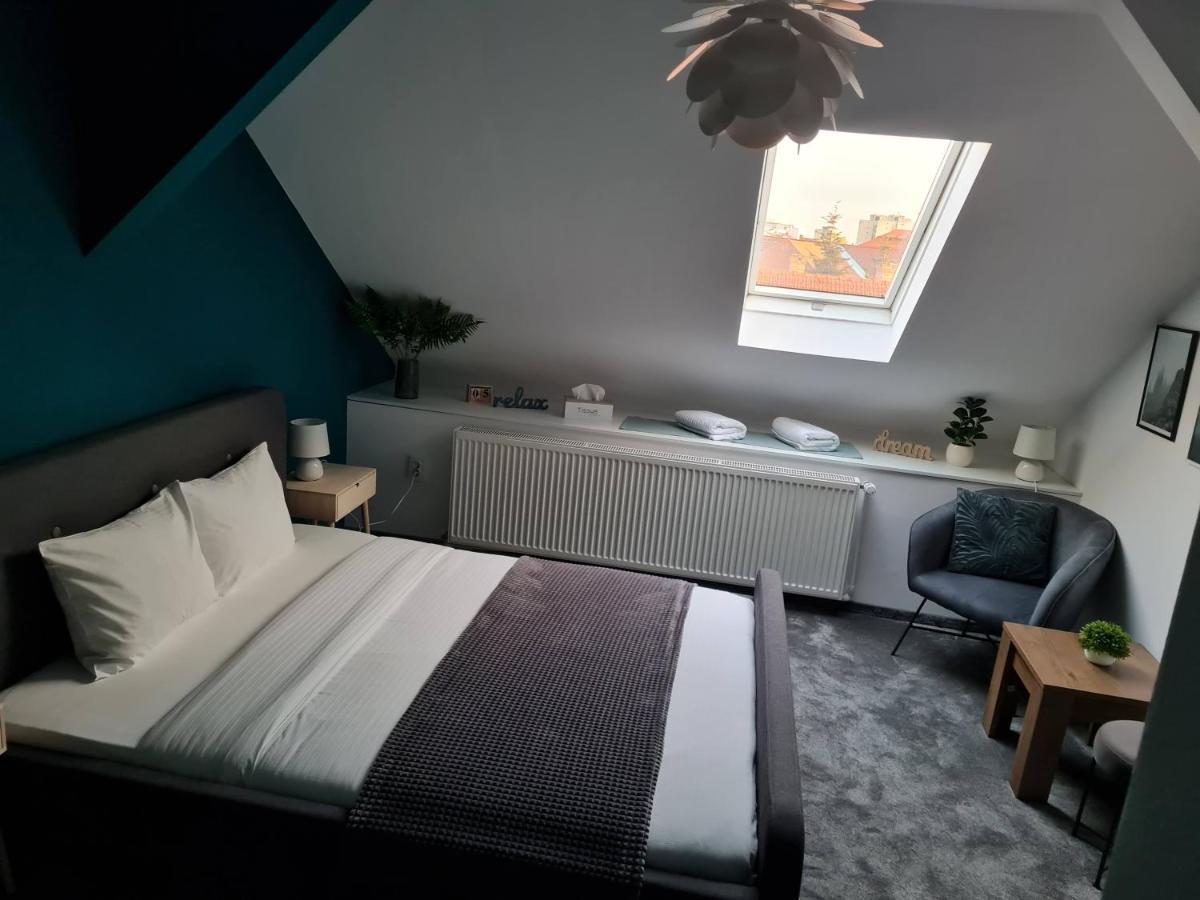 Bulevard mansards Satu Mare Exteriör bild